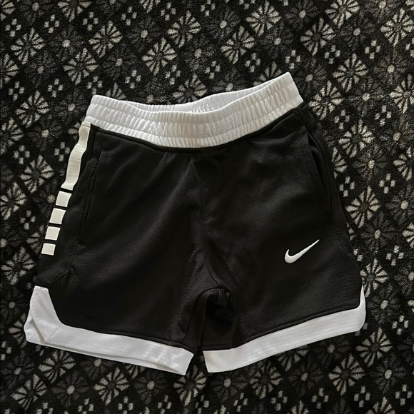 Nike Shorts - Picture 1 of 3